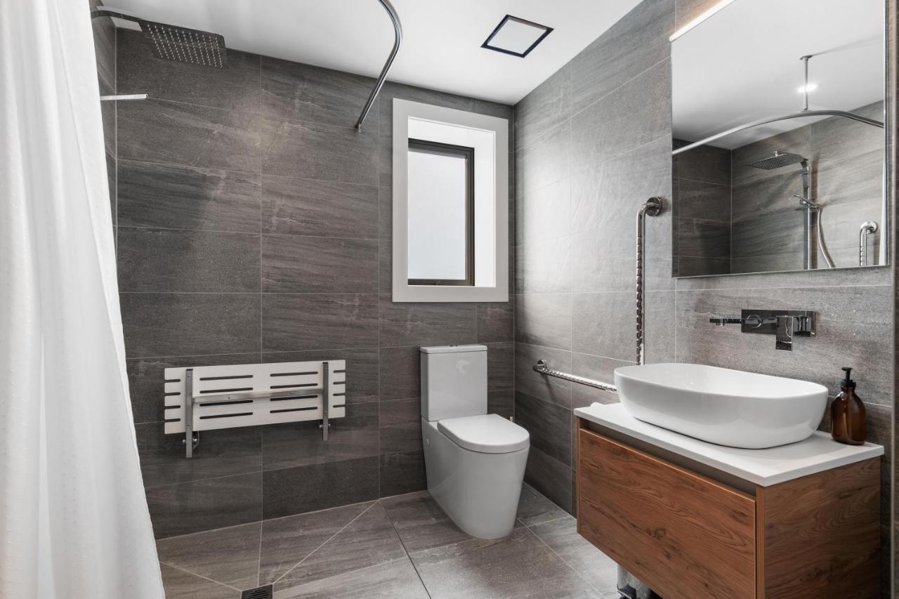 Winona Of Wanaka - Luxury Lakefront Apartment Екстер'єр фото