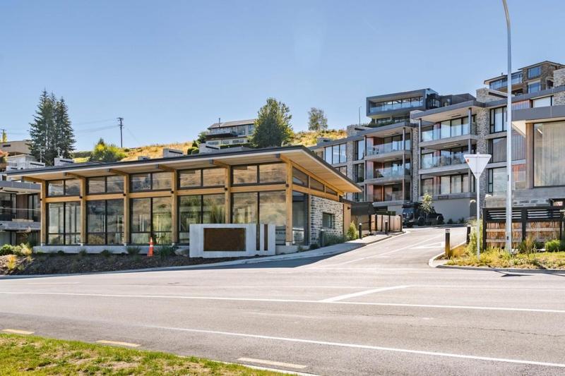 Winona Of Wanaka - Luxury Lakefront Apartment Екстер'єр фото